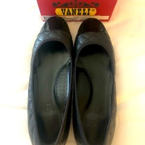VANELI SERENE BLACK WOMENS FLAT; SIZE 9; WORN ONCE IN THE HOME. WITH BOX